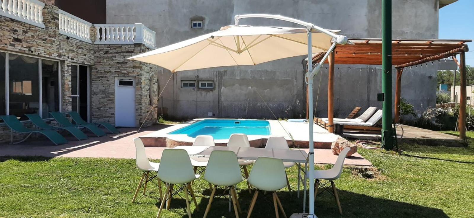 Сasa de vacaciones Quinta Barrio Cerrado Pileta Tranquilidad Naturaleza